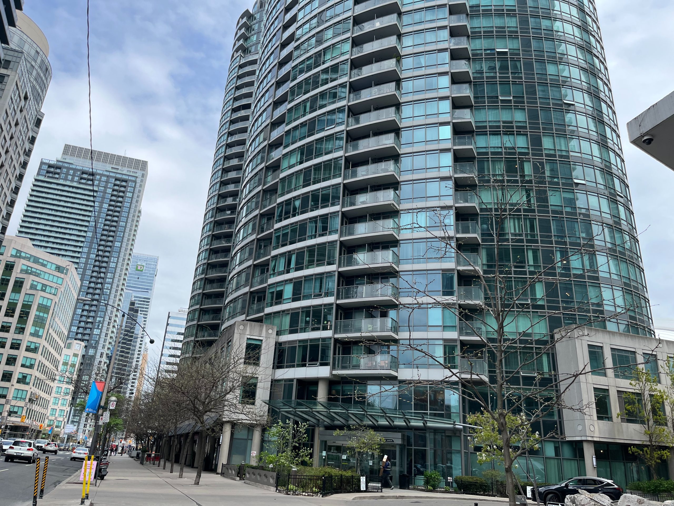 Toronto mother denied bail for attempted murder, after allegedly throwing son off balcony
